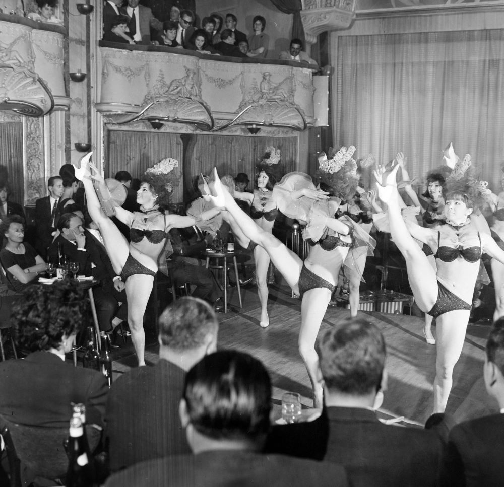 A két reprezentatív szórakozóhely a Béke szálló kupolaterme és (az Operettszínház épületében működött) Budapest Táncpalota lett.