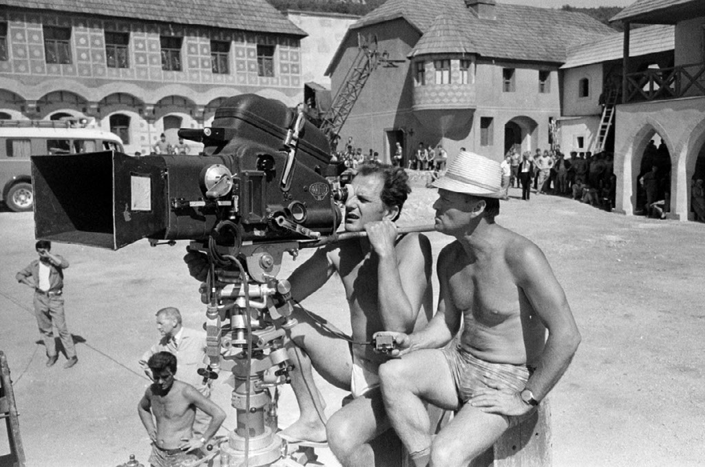 A kamera mögött Szécsényi Ferenc, a film operatőre.