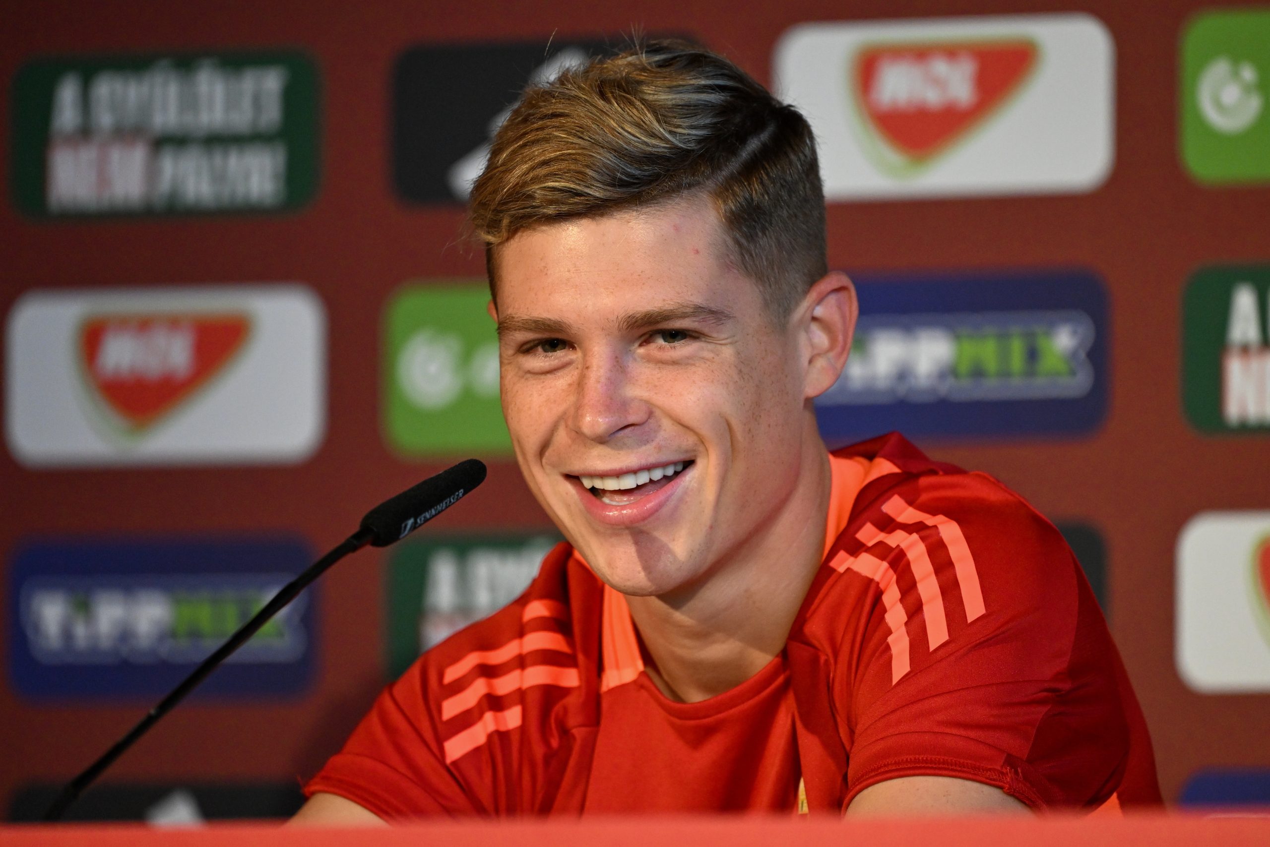 Csoboth Kevin, a németországi labdarúgó Európa-bajnokságon részt vevõ magyar válogatott tagja a csapat sajtótájékoztatóján Weiler-Simmerbergben 2024. június 24-én.