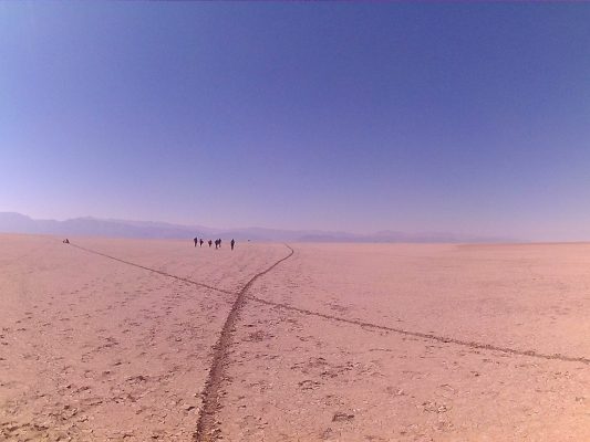 Bolívia második legnagyobb tava, a Poopó részben az El Niño, részben az éghajlatváltozás és más tényezők együttes hatása miatt nagyrészt eltűnt.