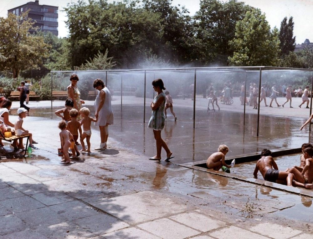 Párazuhany a II. János Pál pápa (Köztársaság) téren 1970 körül.