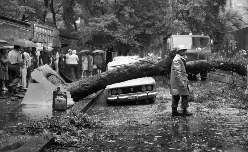 A fővárosi Stáhly utca az 1975. július 19-i vihar után.