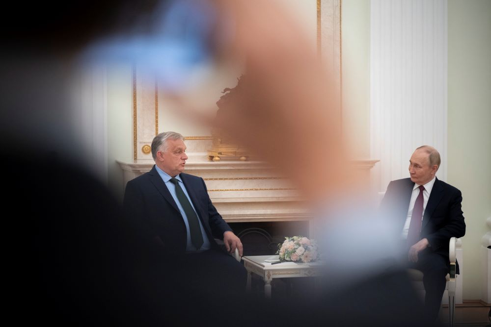 Orbán Viktor miniszterelnök (b) és Vlagyimir Putyin orosz elnök tárgyal Moszkvában 2024. július 5-én.